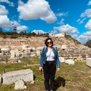 natucate-erfahrungsbericht-griechenland-tierschutz-jasira-person-lachend-profil