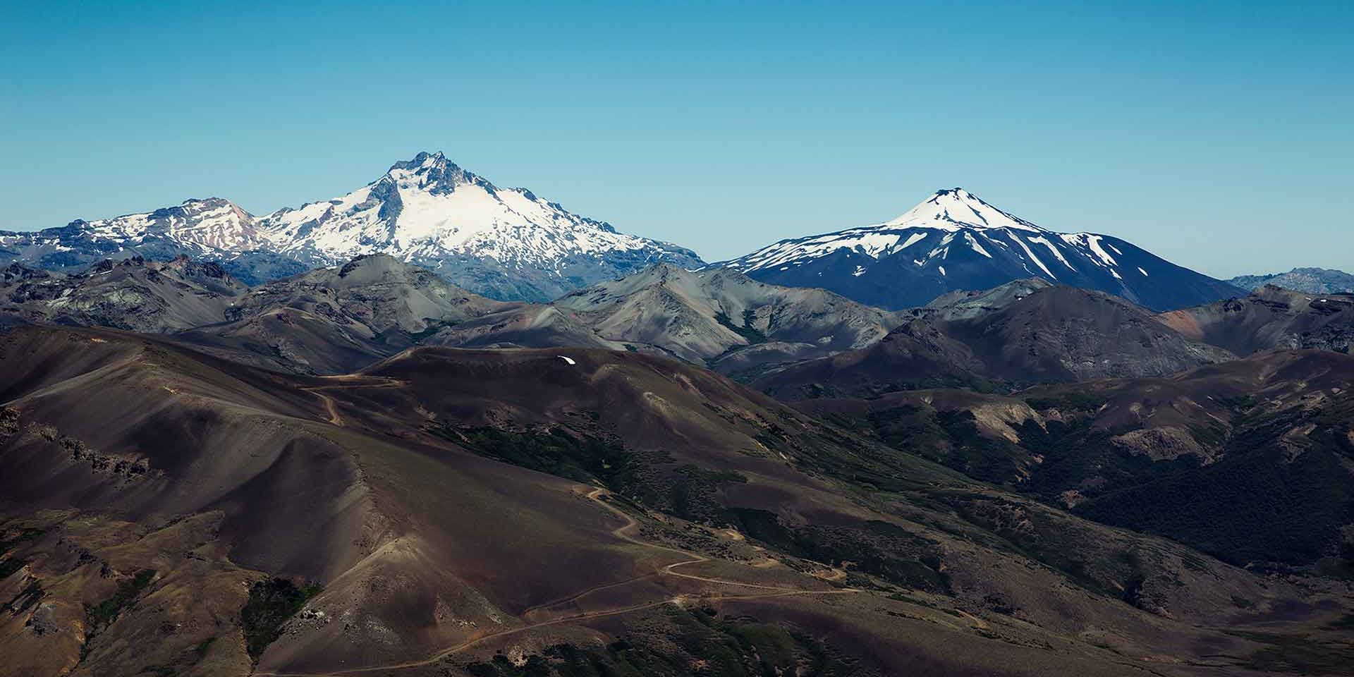 Praktikanten arbeiten auf einer Pferderanch in den argentinischen Anden