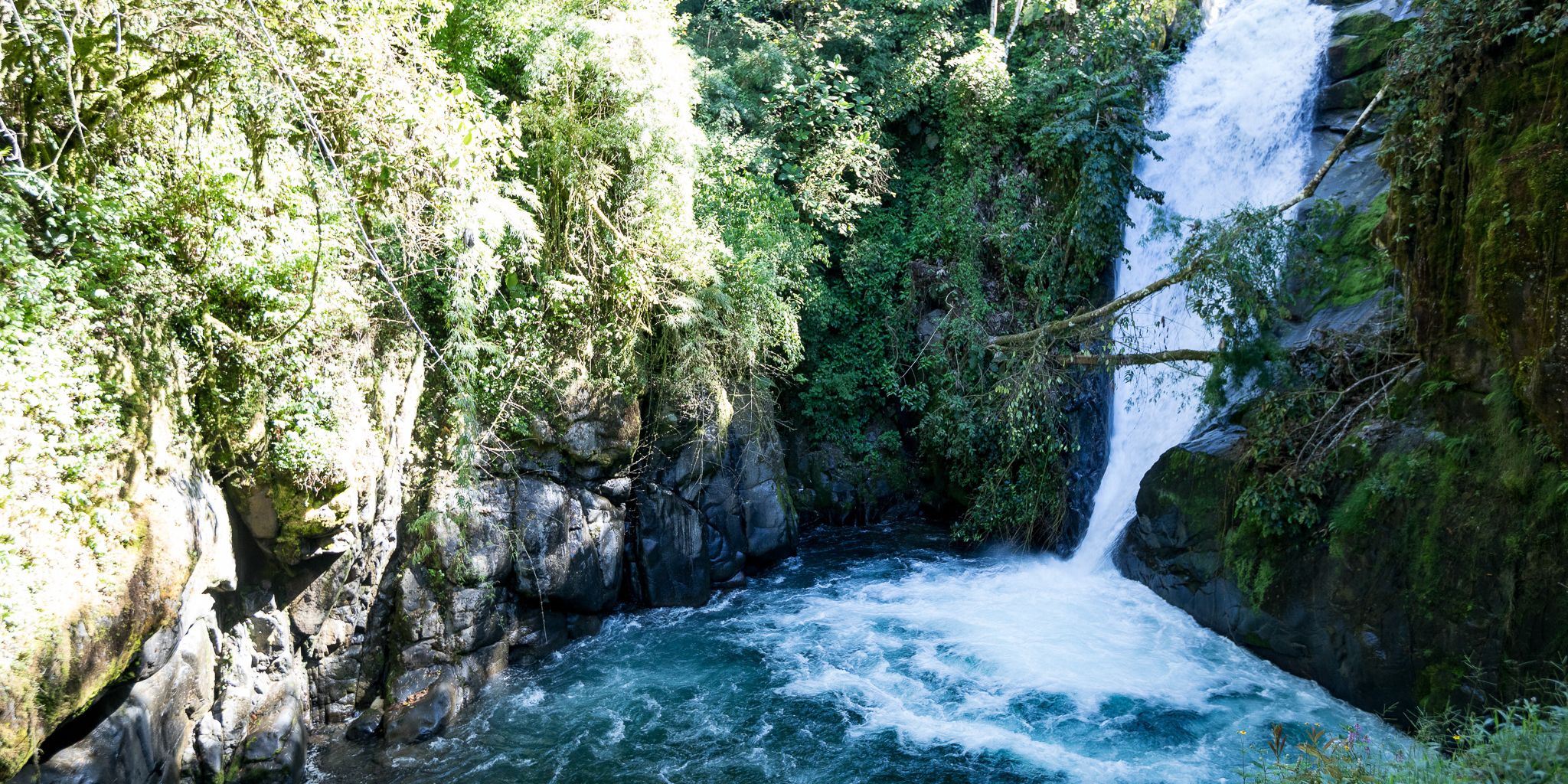 natucate-volunteering-costa-rica-internship-waterfall