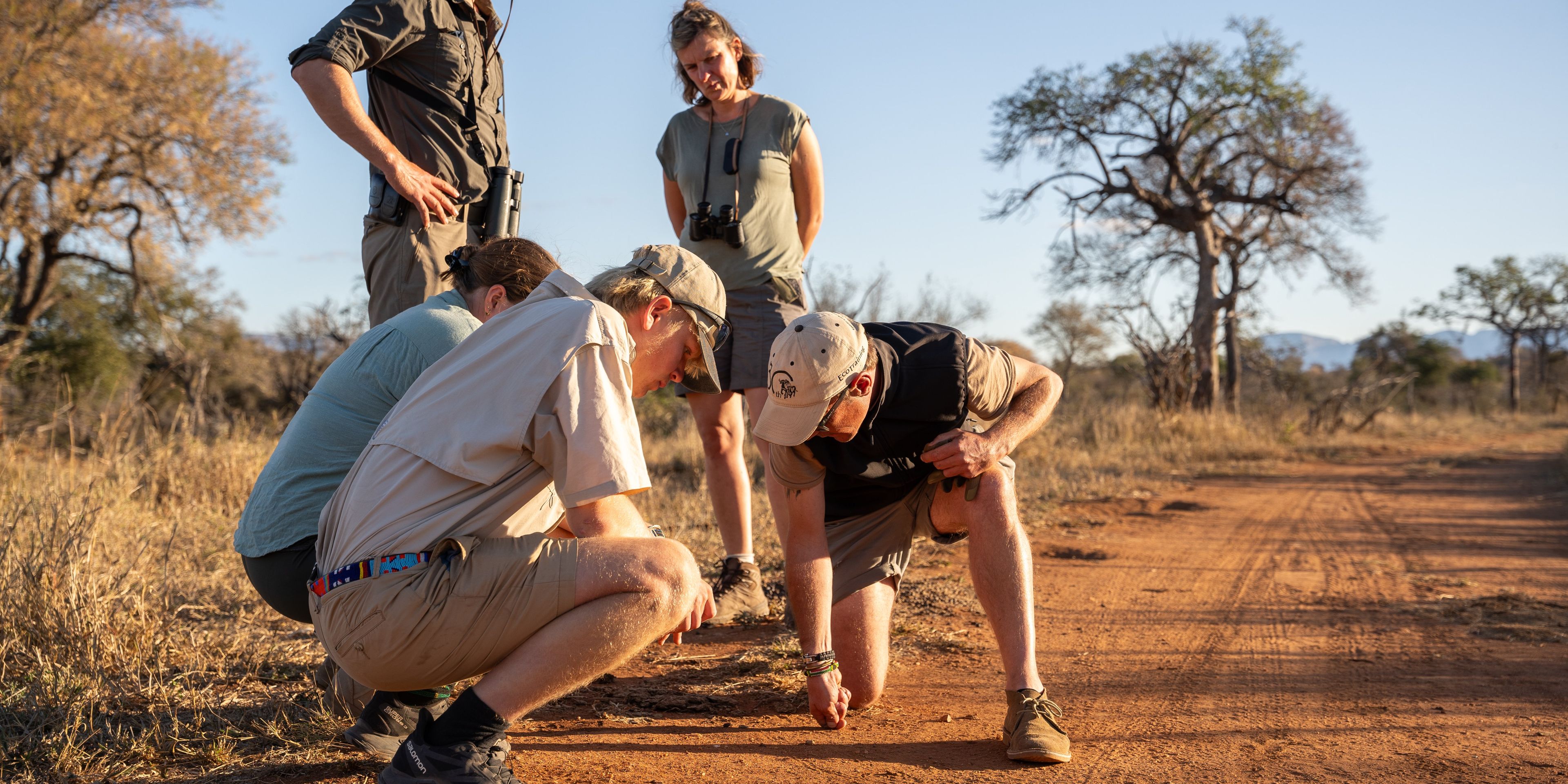 natucate-guide-course-south-africa-et-svenja-pridelands-tracking-group-trails