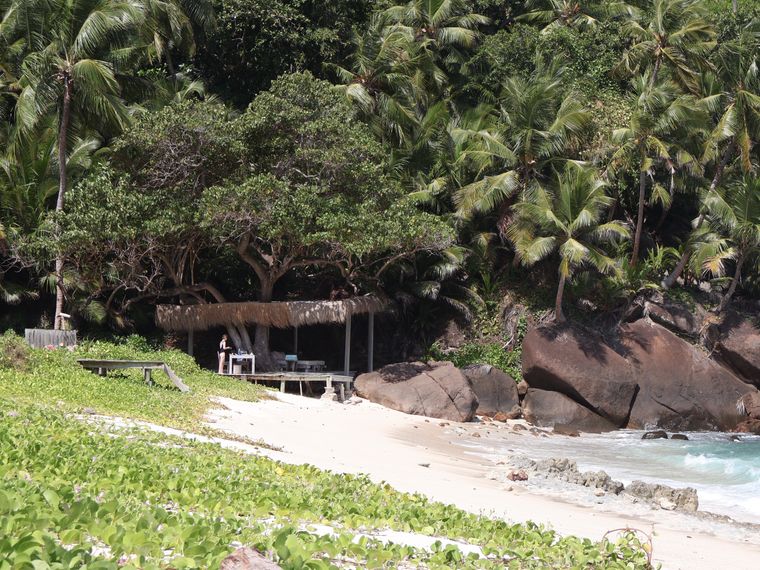natucate-seychelles-volunteeering-north-island-beach