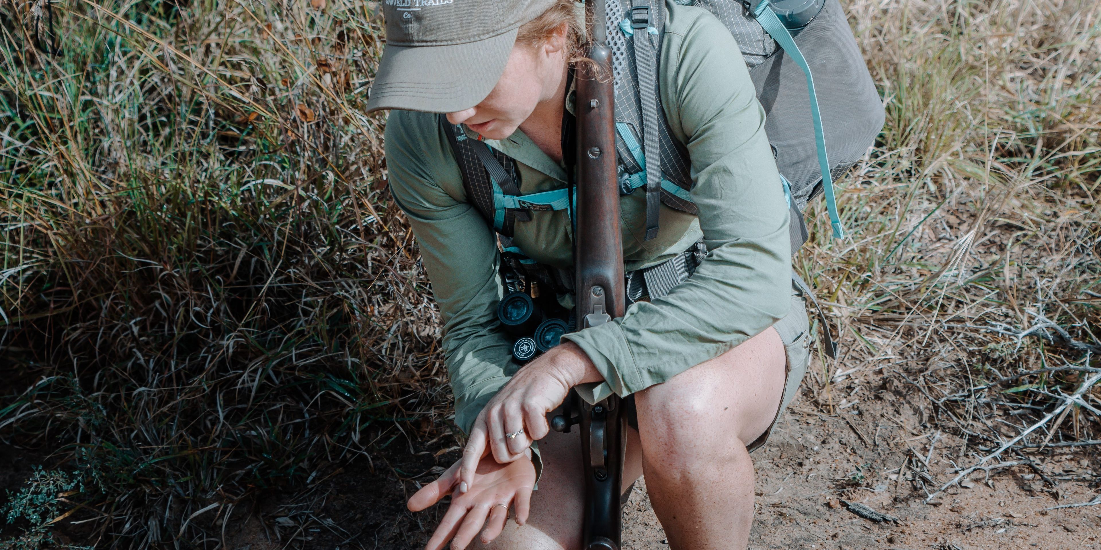 natur-und-rangerkurs-sudafrika-trails-guide-trails-woman-natucate.jpg