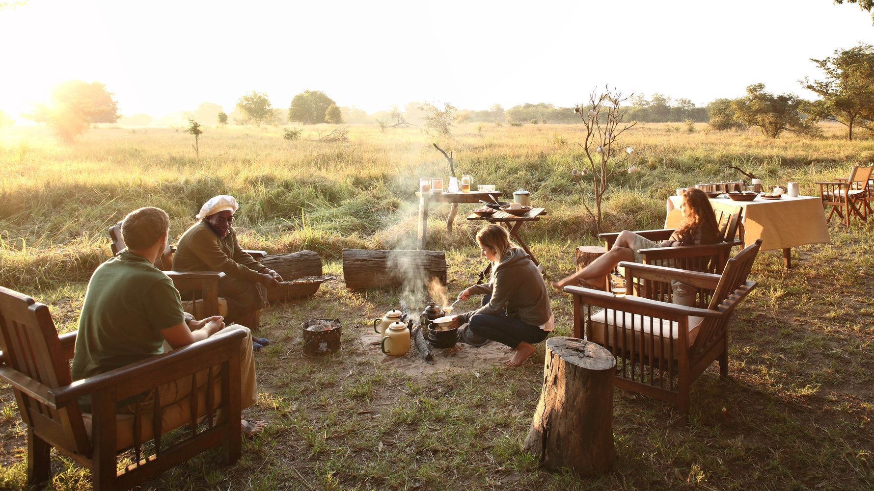 blog-ratgeber-sambia-camp-luwi-sundown-lagerfeuer-natucate