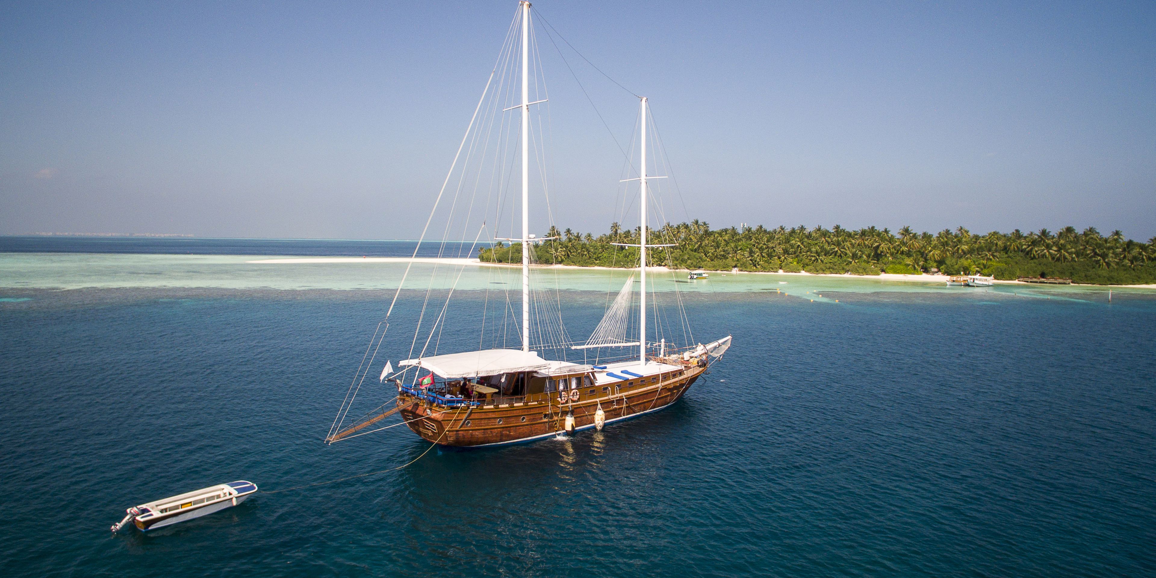 freiwilligenarbeit-malediven-asien-artenschutz-forschungsboot-insel-natuctae