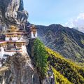 bhutan-laenderinformationen-taktshung-monastry-felswand-natucate