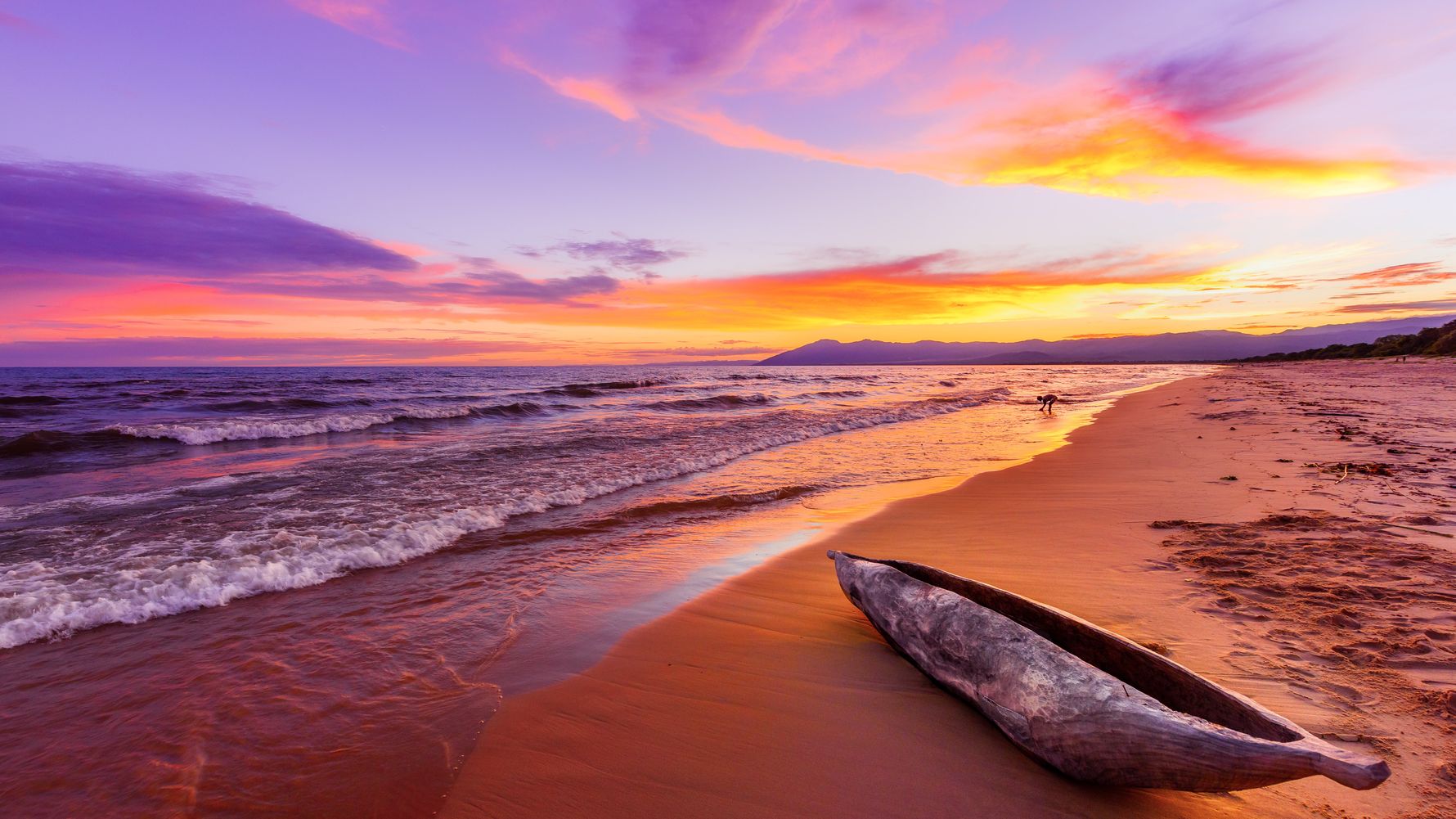 malawi-country-information-lake-malawi-sunset-canoe