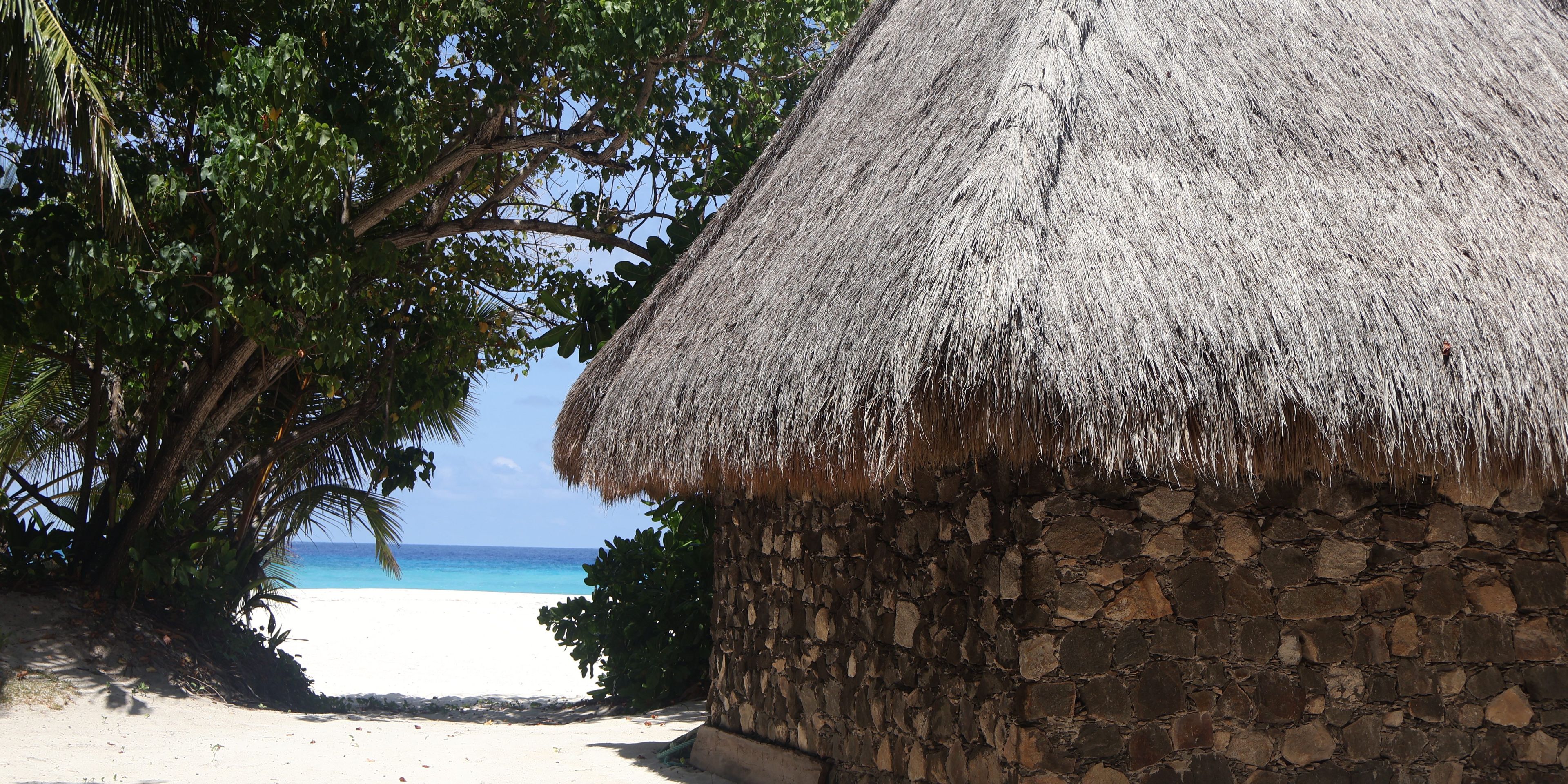 natucate-seychelles-volunteeering-north-island-hut-beach