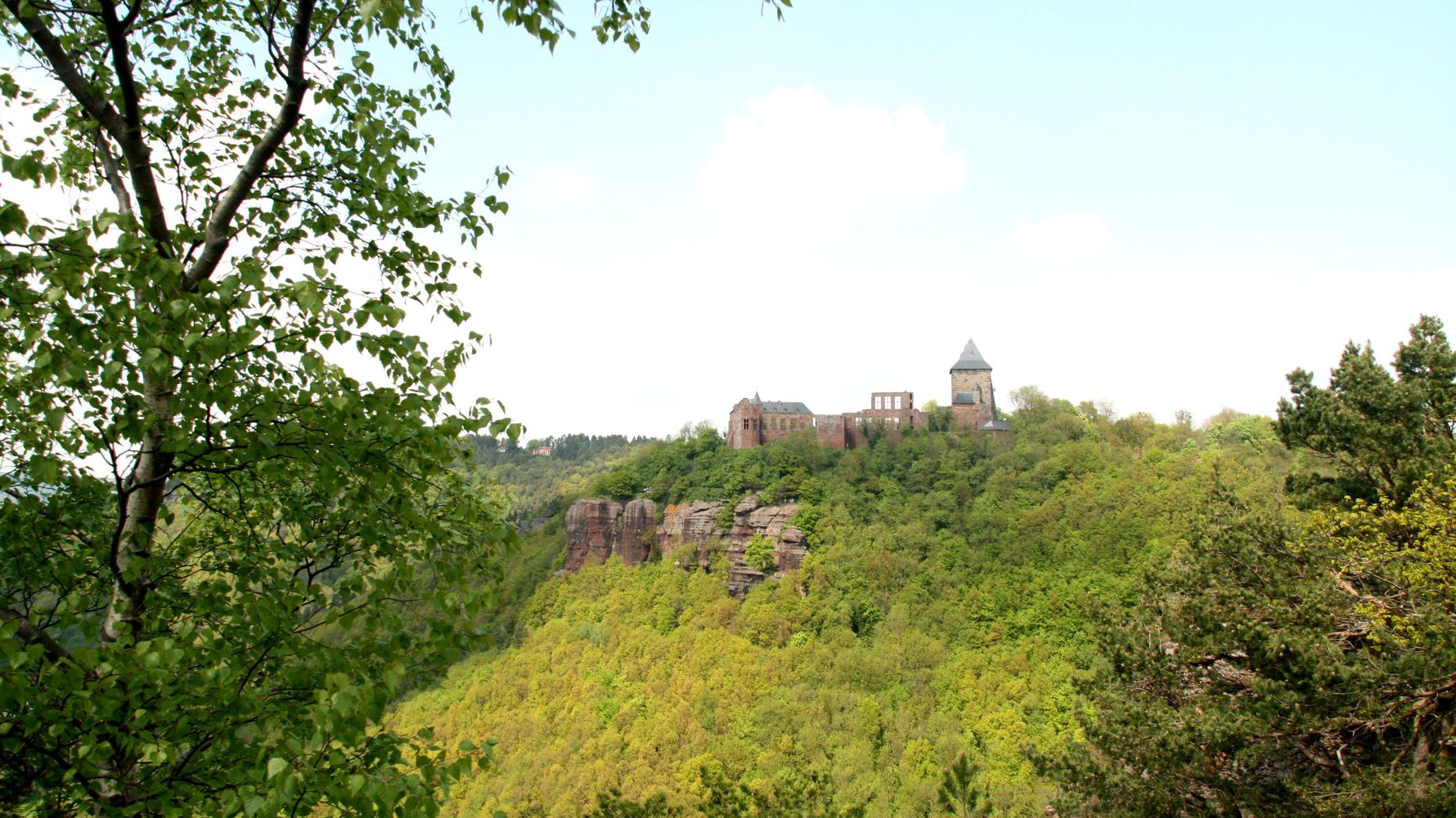 laenderinformationen-deutschland-eifel-burg-nideggen-natucate