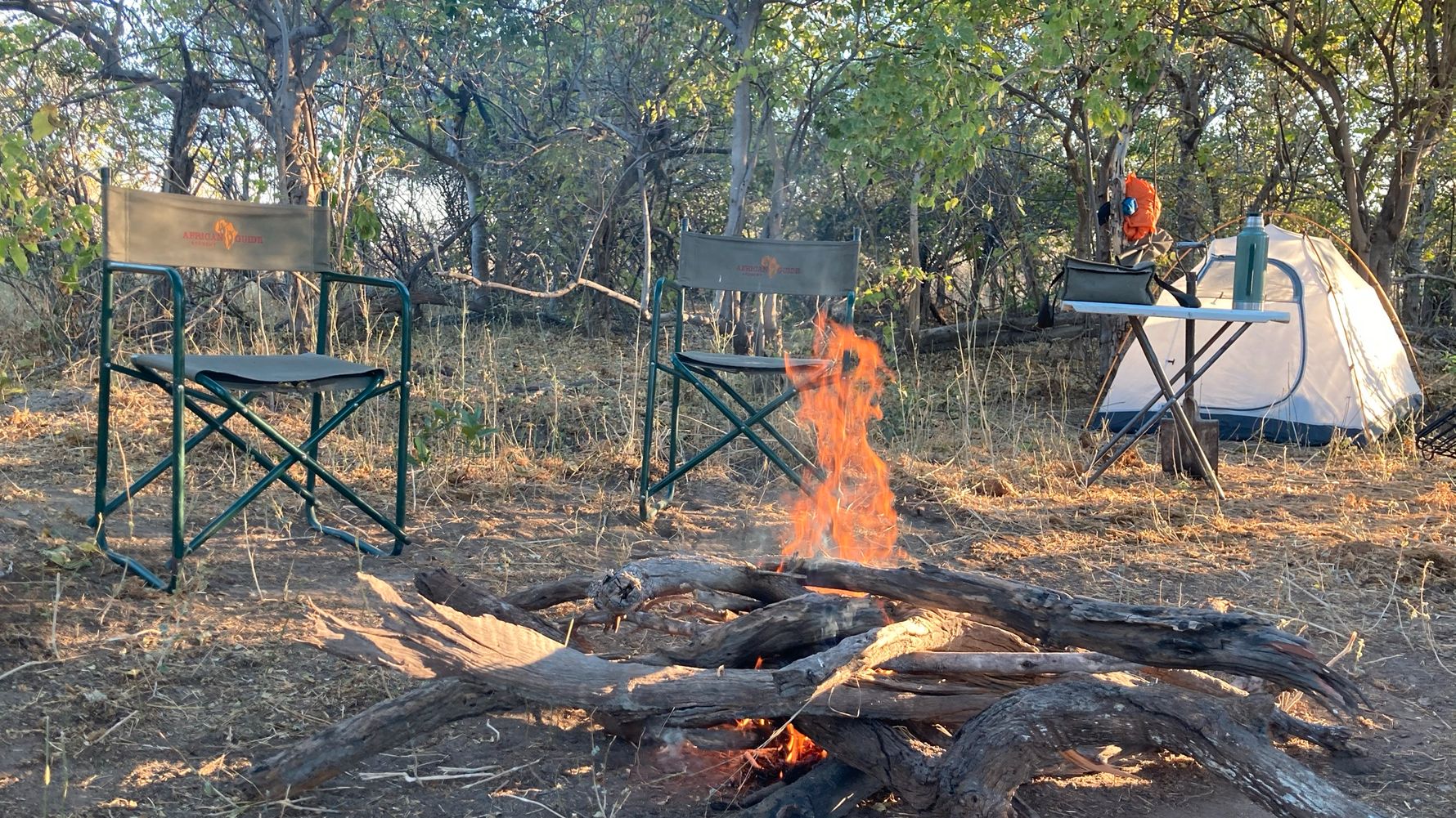erfahrungsbericht-freiwilligenarbeit-namibia-rangerkurs-botswana-jacqueline-camp-feuer-natucate