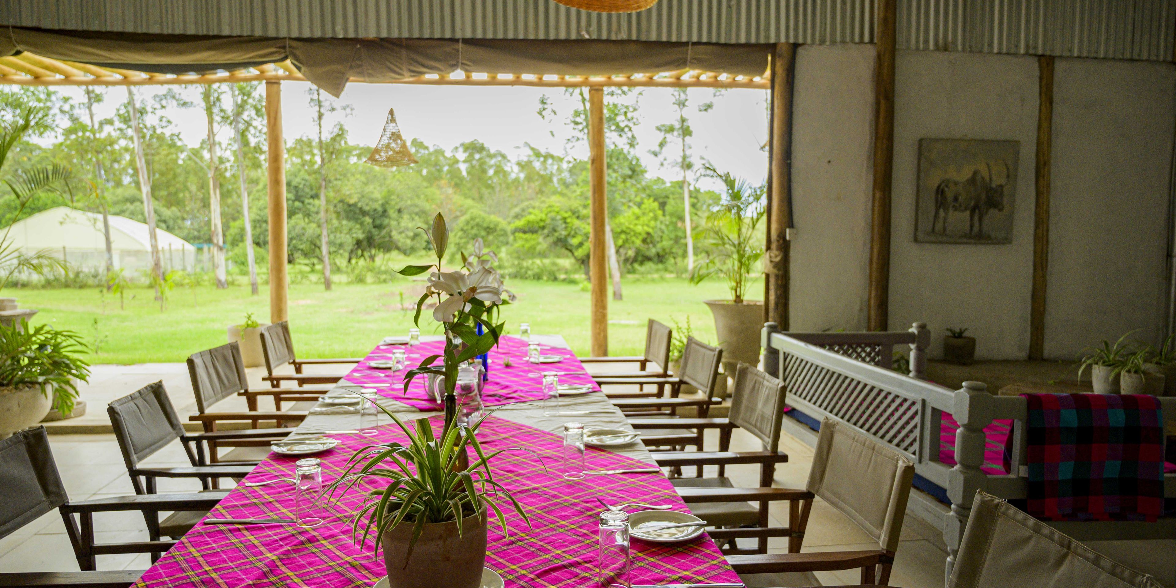 naturreise-kenia-masai-mara-ecoquest-camp-speiseraum-natucate