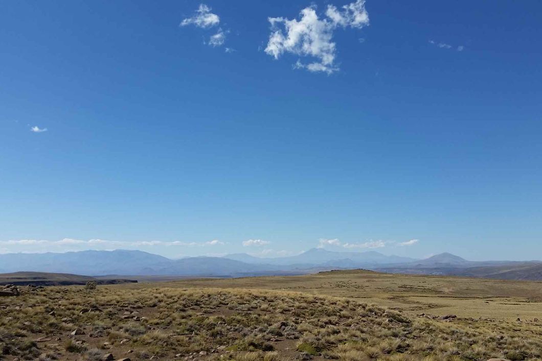 Ein Panoramabild zeigt die wunderschoene Landschaft Patagoniens
