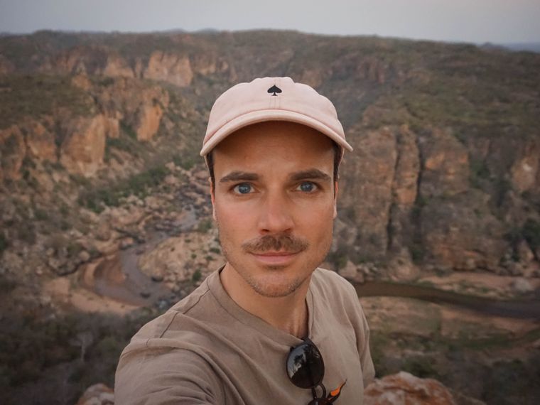 erfahrungsberichte-naturreise-afrika-private-wilderness-experience-rene-selfie-aussicht-natucate