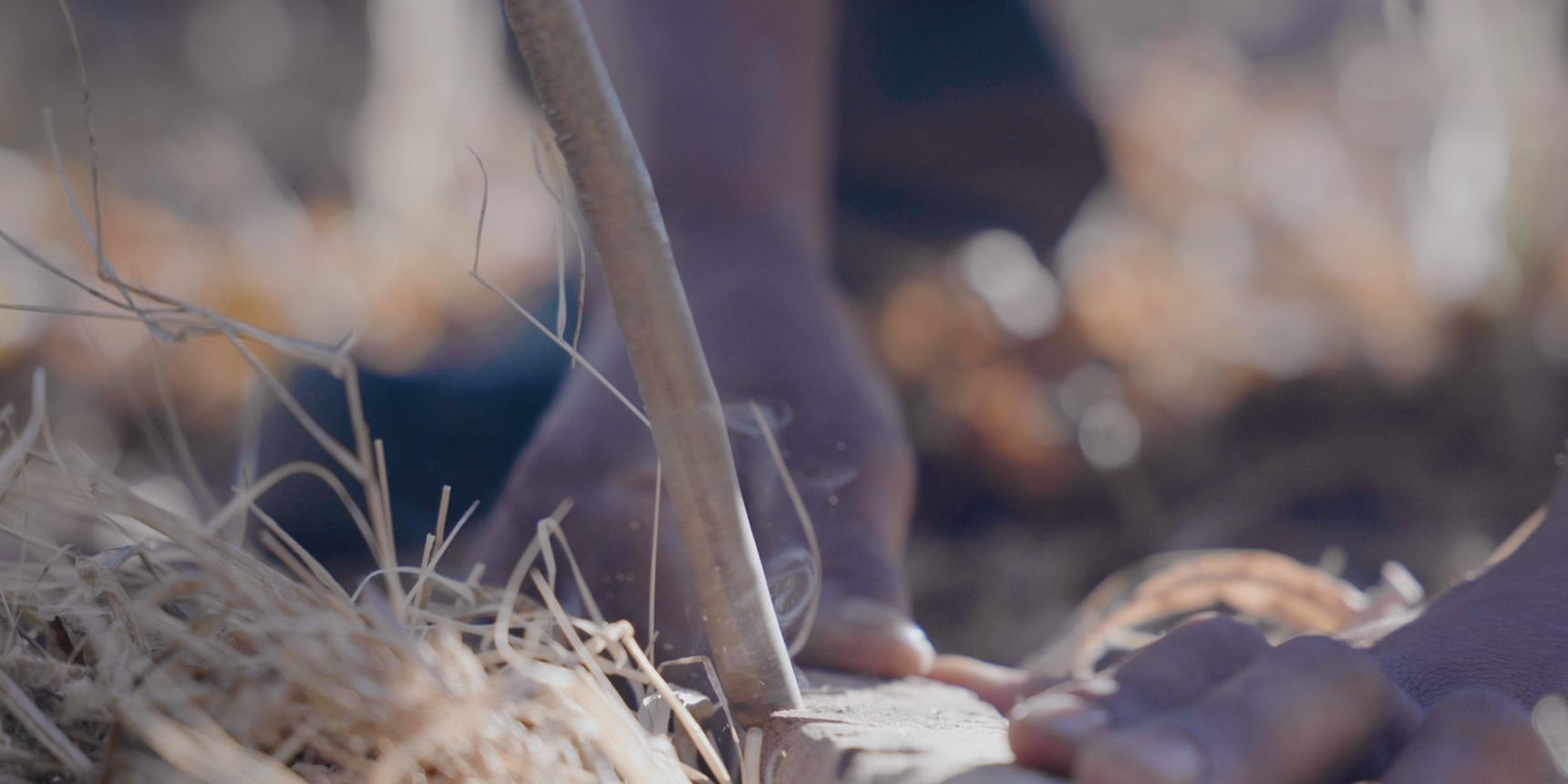 San Survival Skills: Lagerfeuer machen mit Stöcken