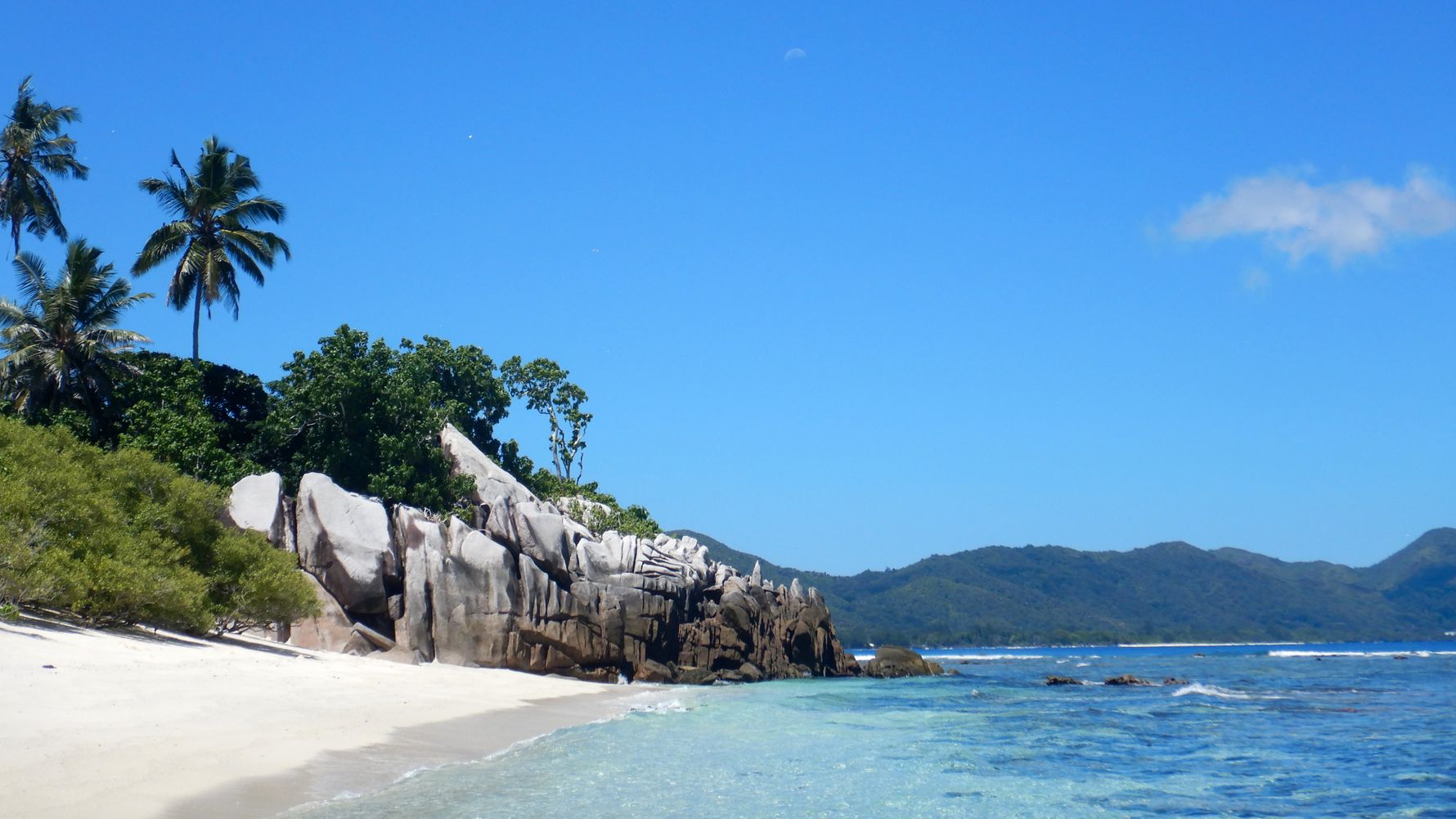 Strand von Cousin Island, eine der Inseln der Seychellen