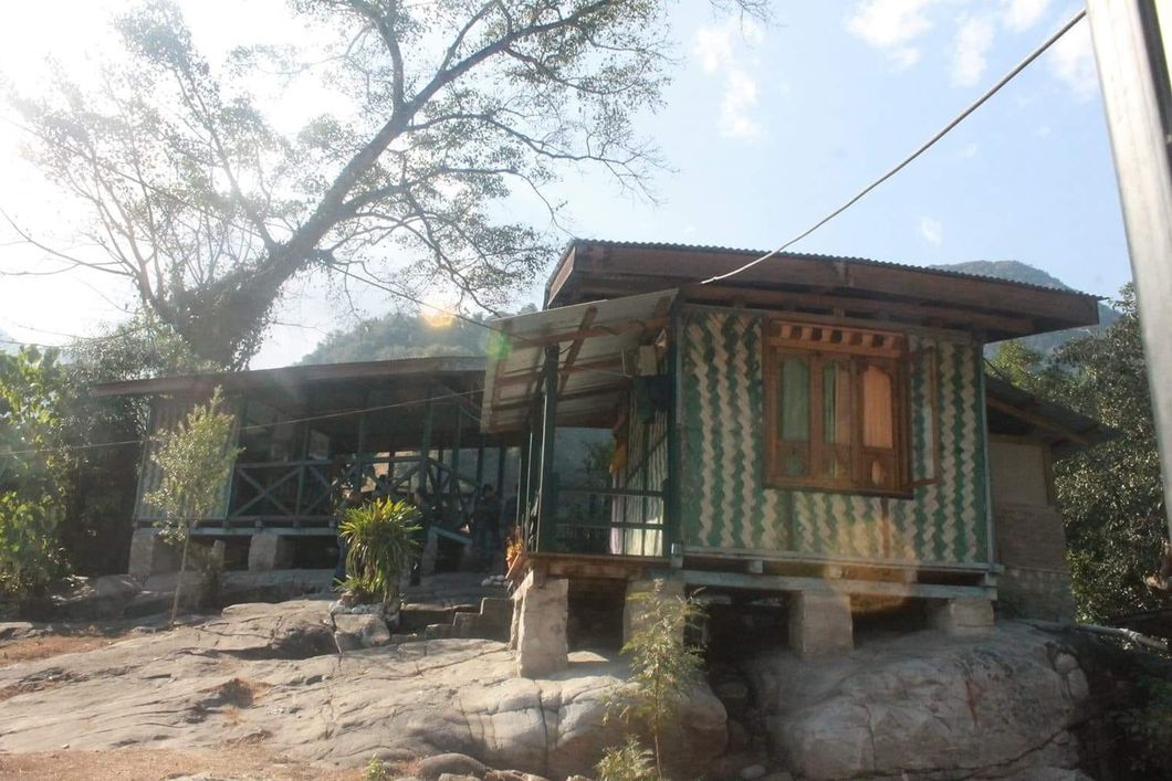 Unterkunft der Teilnehmer des Naturguide Kurses in Bhutan in der Naturlandschaft Asiens