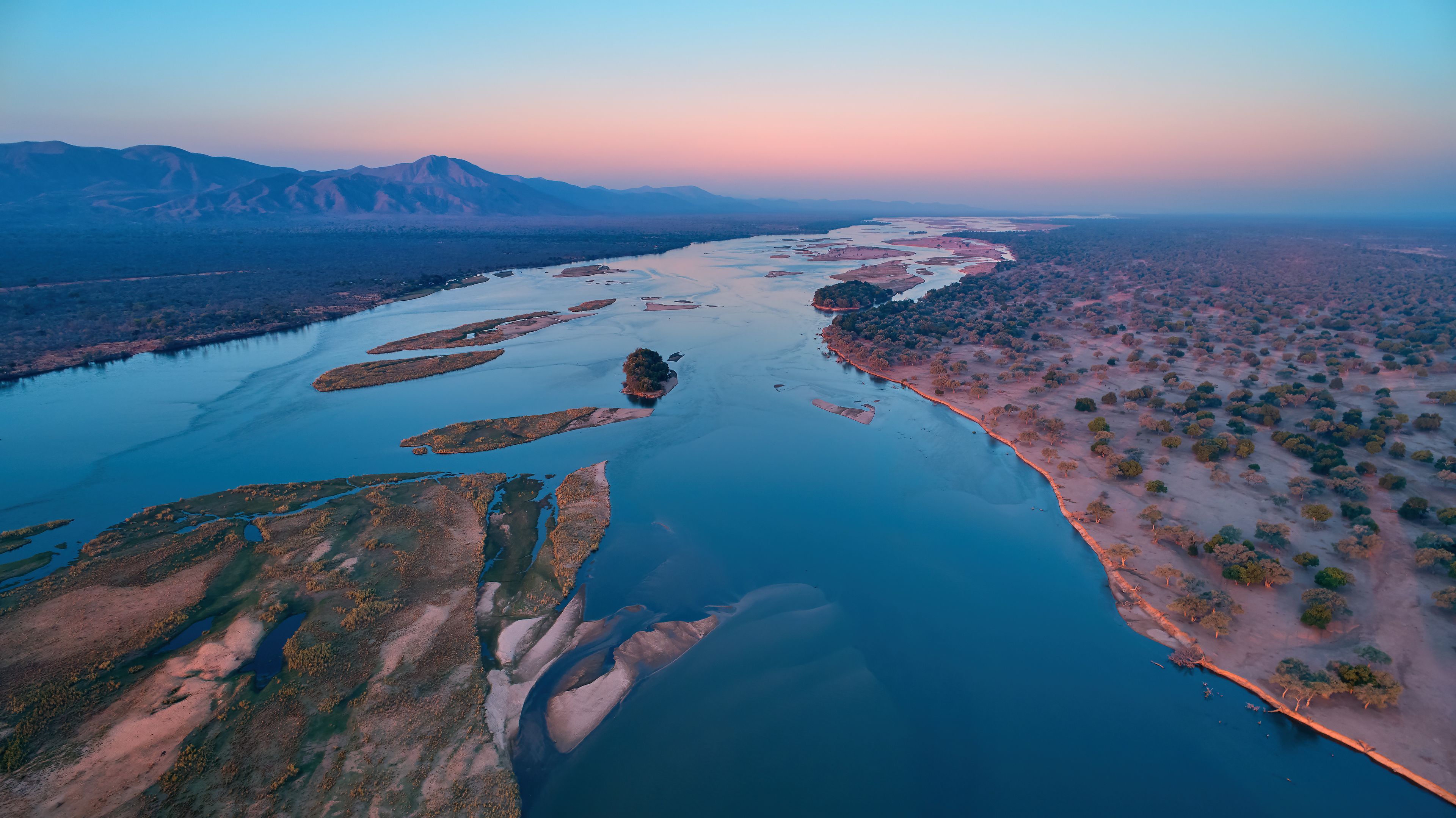 Zambezi and Luangwa rivers flow into each other