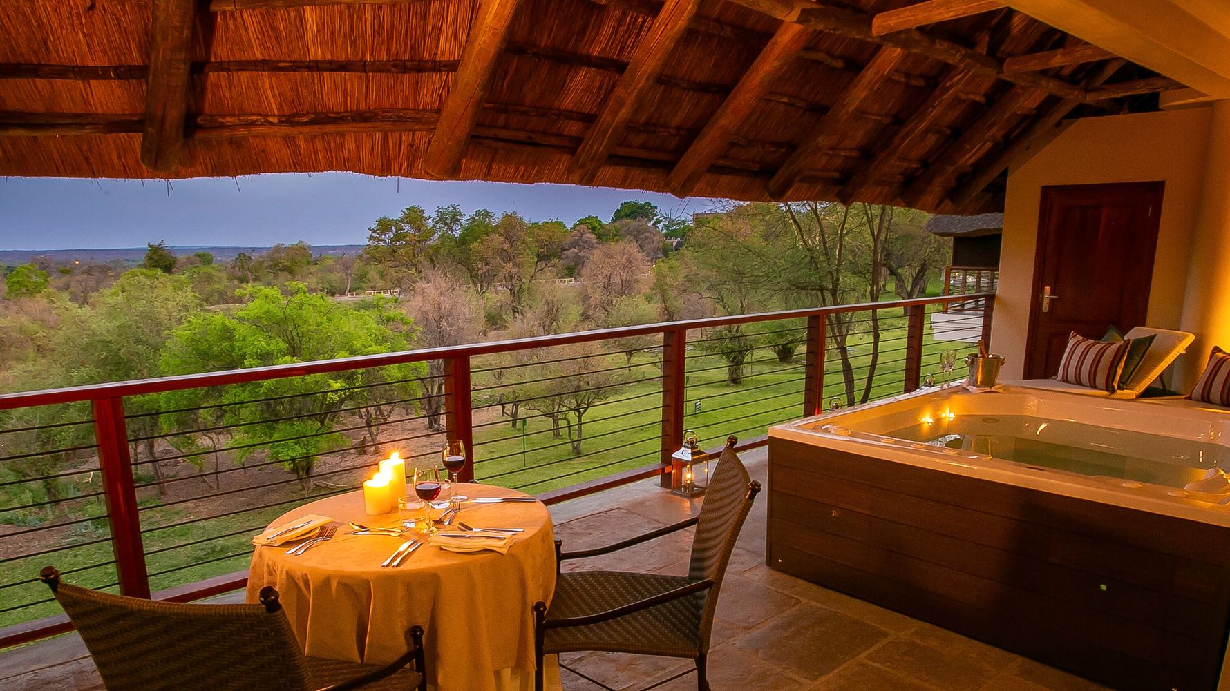 blog-ratgeber-simbabwe-itala-lodge-hotel-dinner-natucate