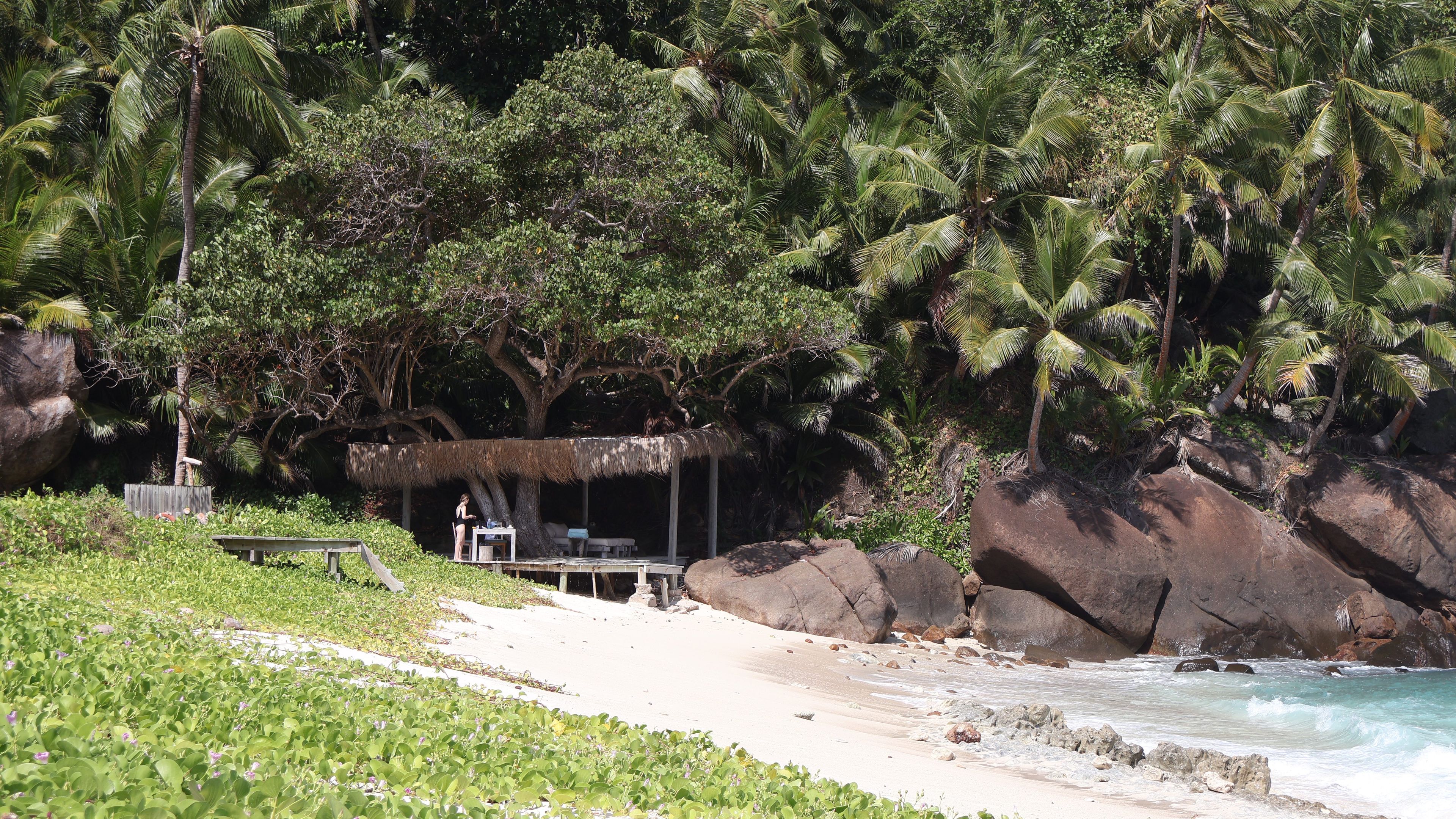 natucate-seychelles-volunteeering-north-island-beach