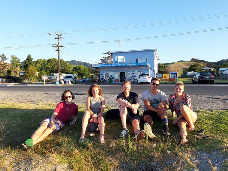 erfahrungsberichte-freiwilligenarbeit-neuseeland-naturschutz-lara-gruppe-freiwillige-natucate