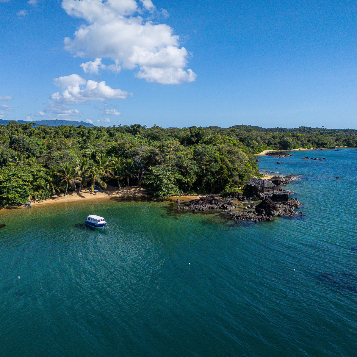 natucate-madagascar-pwe-mody-beach-masoala-lodge-aerial-hero