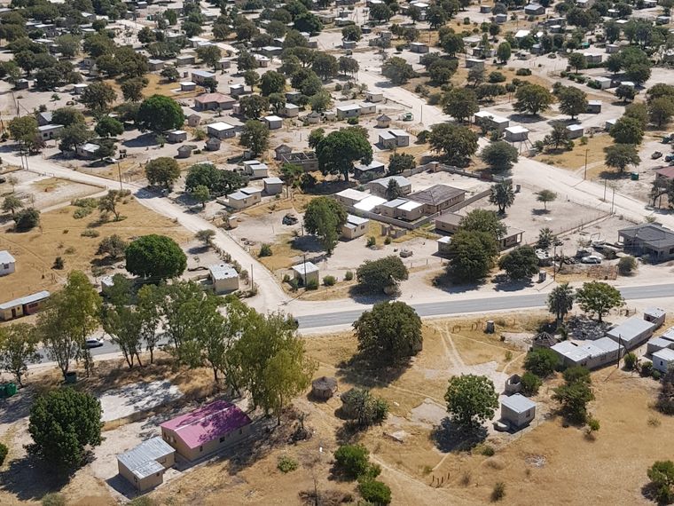 blog-ratgeber-botswana-maun-vogelperspektive-natucate