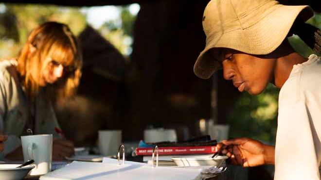 blog-camp-kwapa-zelt-treffpunkt-lernen-buecher-trails-guide-natucate