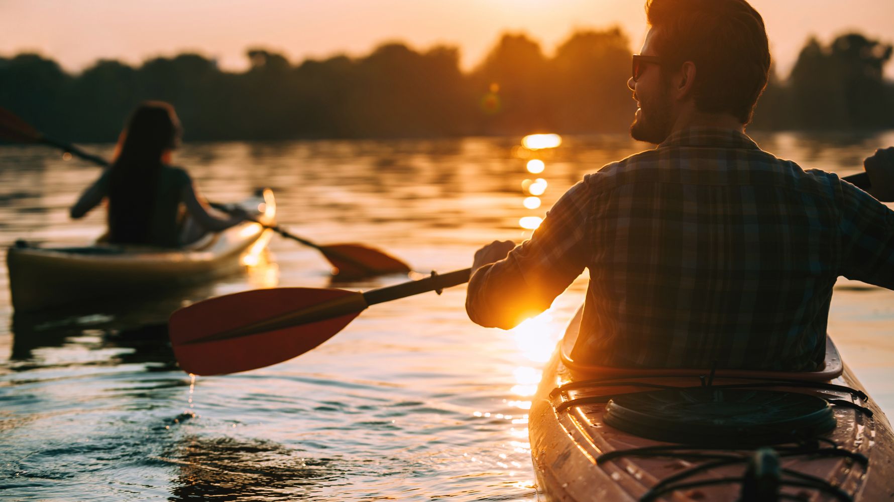 blog-ratgeber-sabbatical-auszeit-mit-mehrwert-kajak-sonnenuntergang-natucate