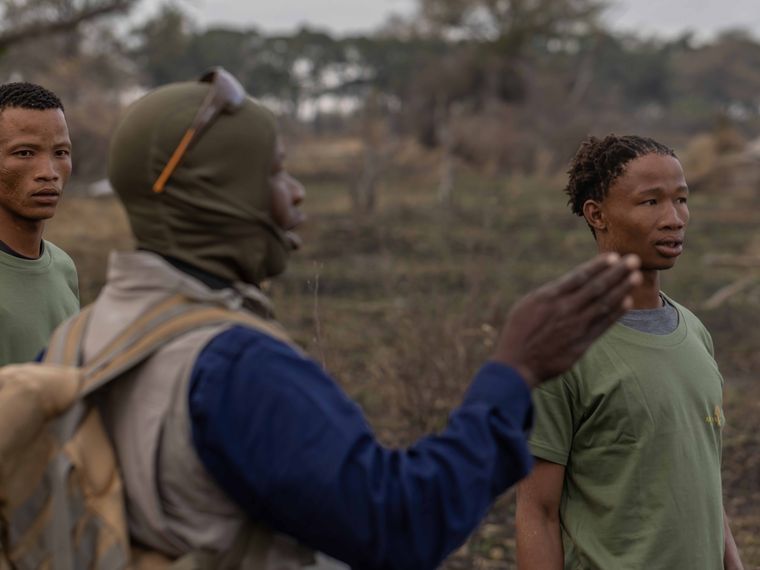 natur-und-rangerkurs-botswana-afrika-san-survival-skills-tracking-san-mann-natucate