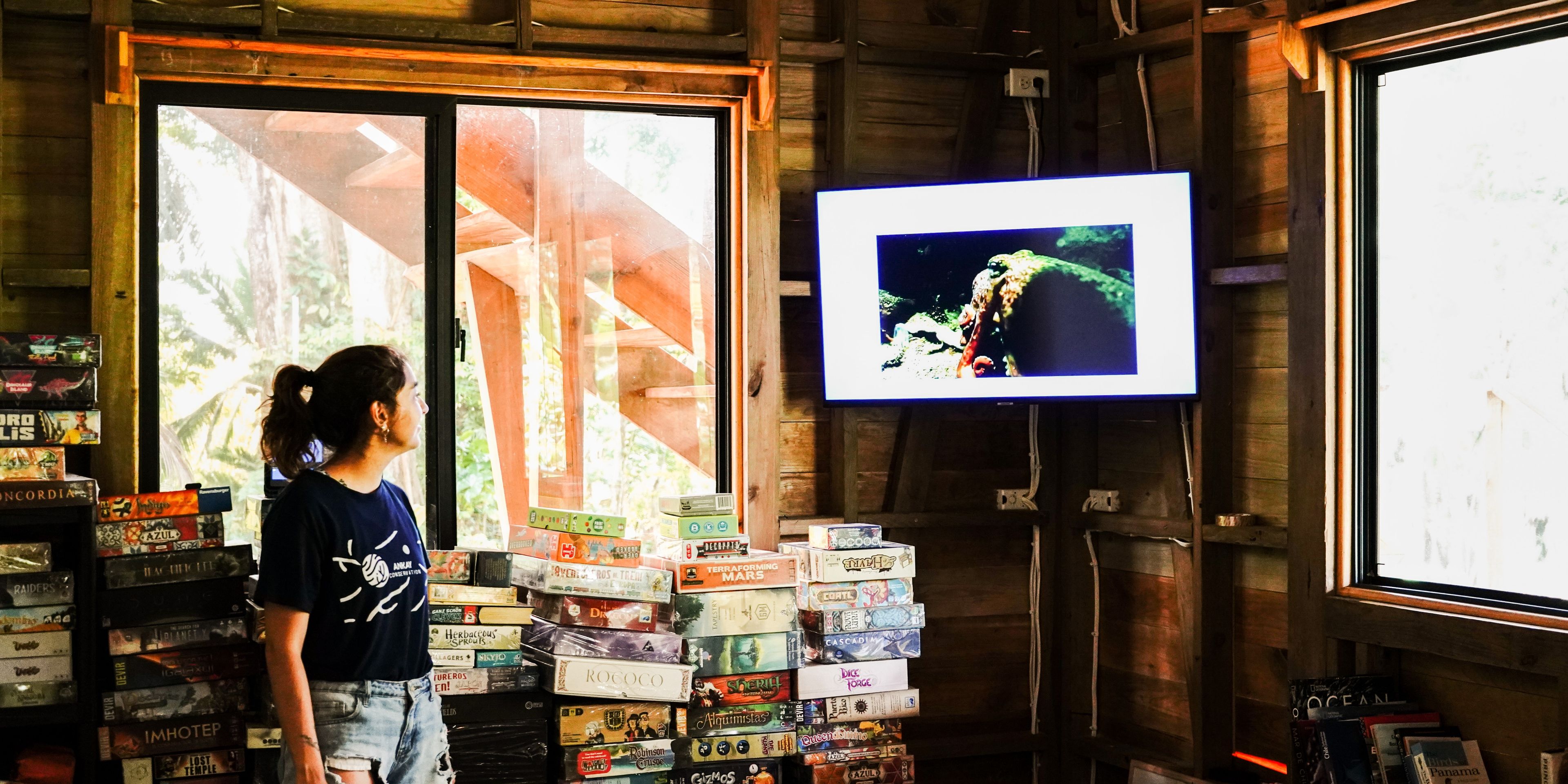 natucate-panama-volunteering-room-games-presentation