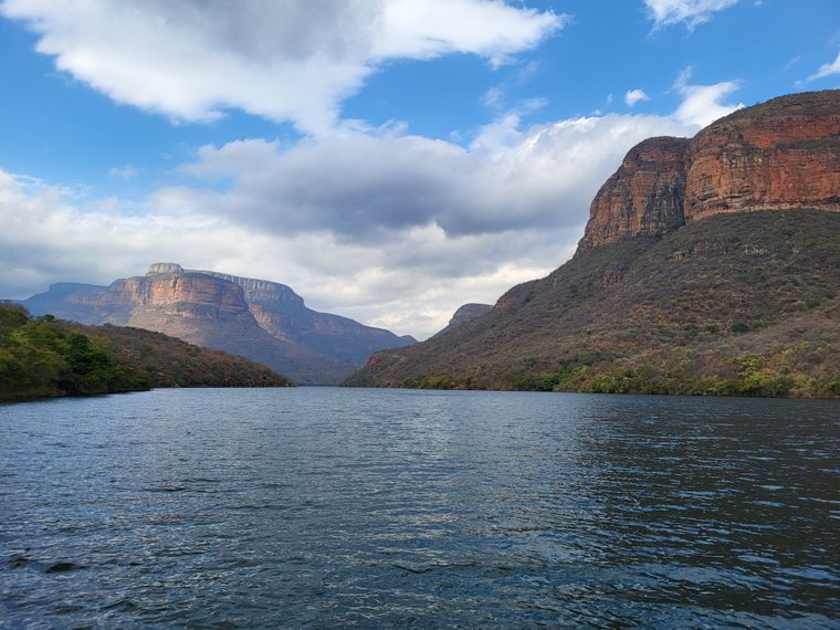 freiwilligenarbeit-siyafunda-julia-landschaft-region-see