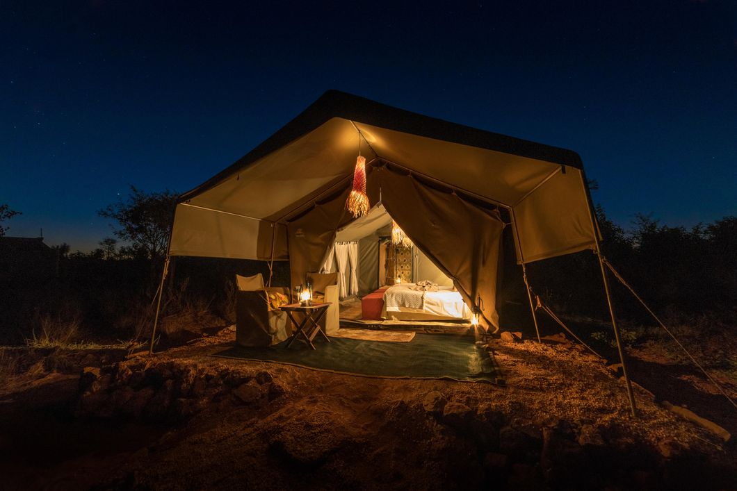natucate-safari-zimbabwe-hwange-bush-camp-evening-tent
