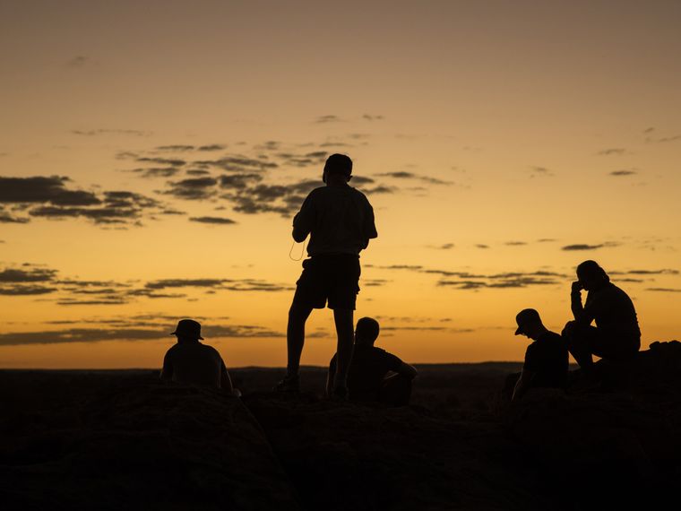 blog-ratgeber-reiseratgeber-familienreise-afrika-sonnenuntergang-natucate