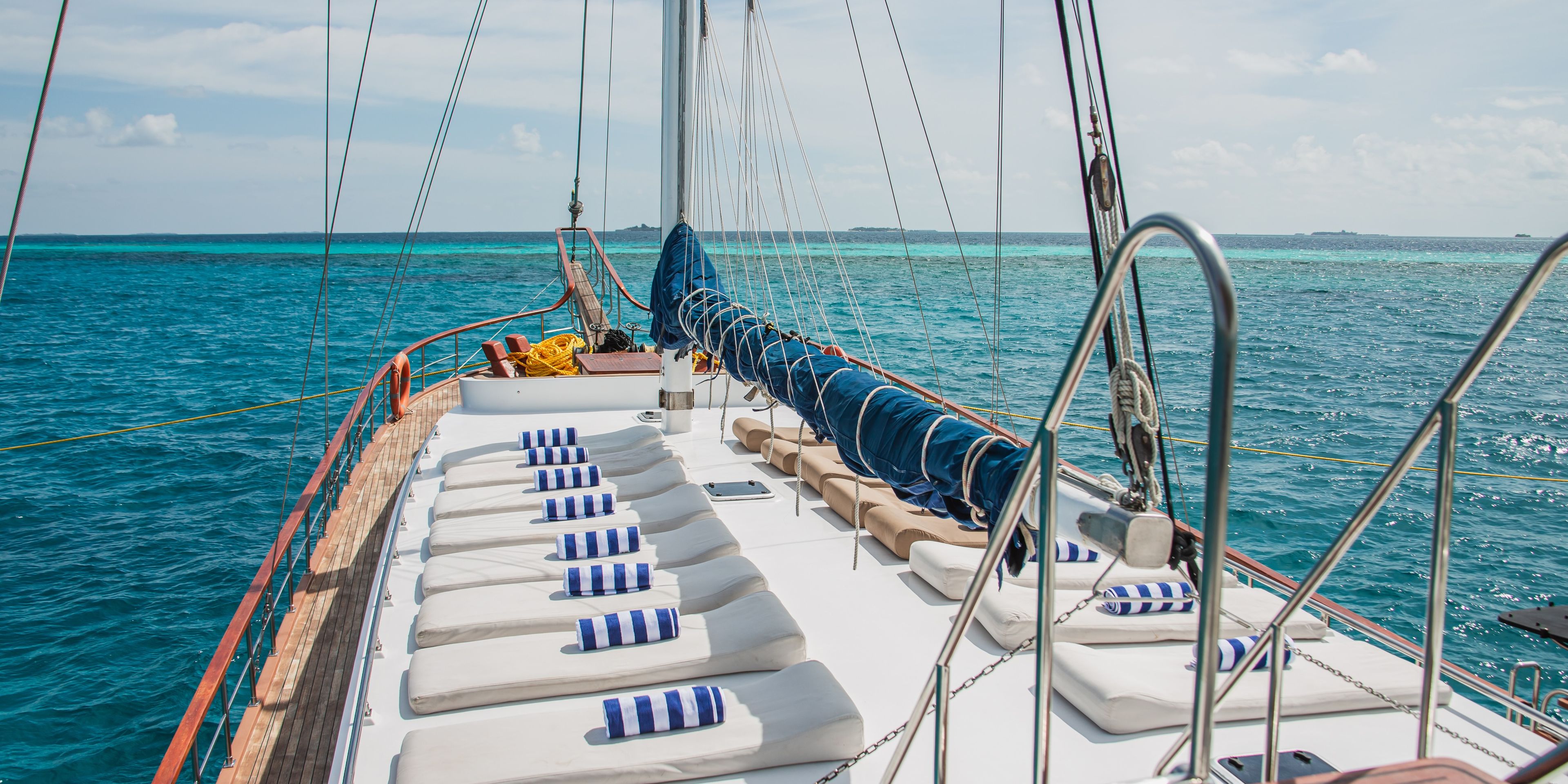 Akoya Pearl Sonnenliegen an Deck