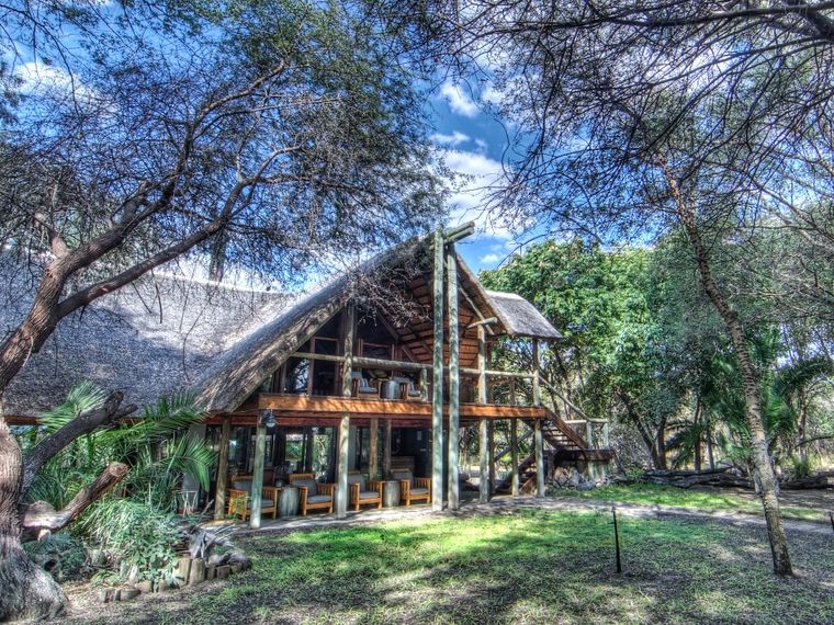 blog-ratgeber-botswana-savute-safari-lodge-haupt-gebaeunde-natucate