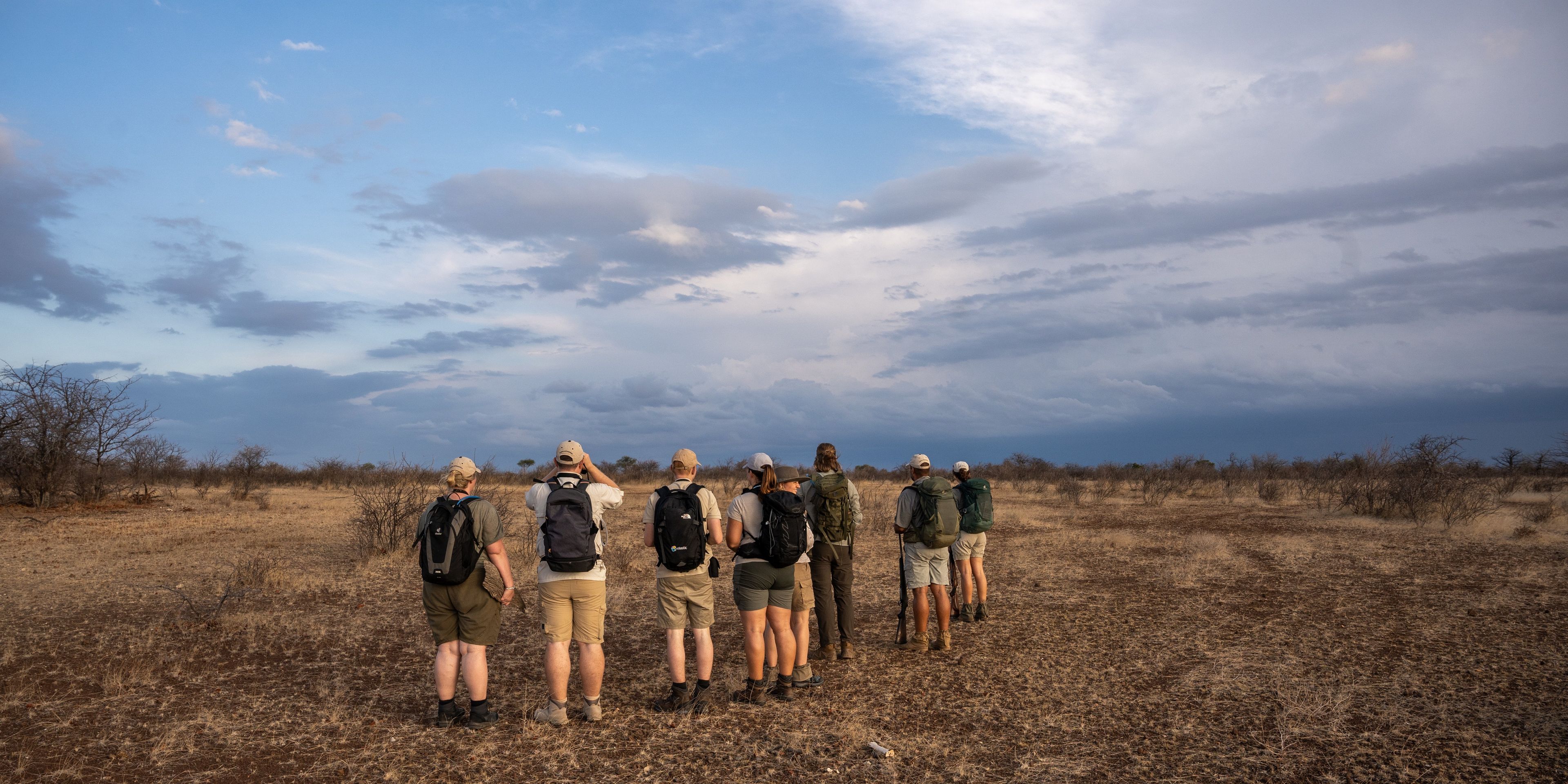 natucate-guide-course-south-africa-et-svenja-mashatu-group-standing