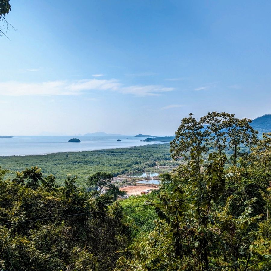natucate-blog-review-thailand-koh-lanta-wayne-view-ocean-forest