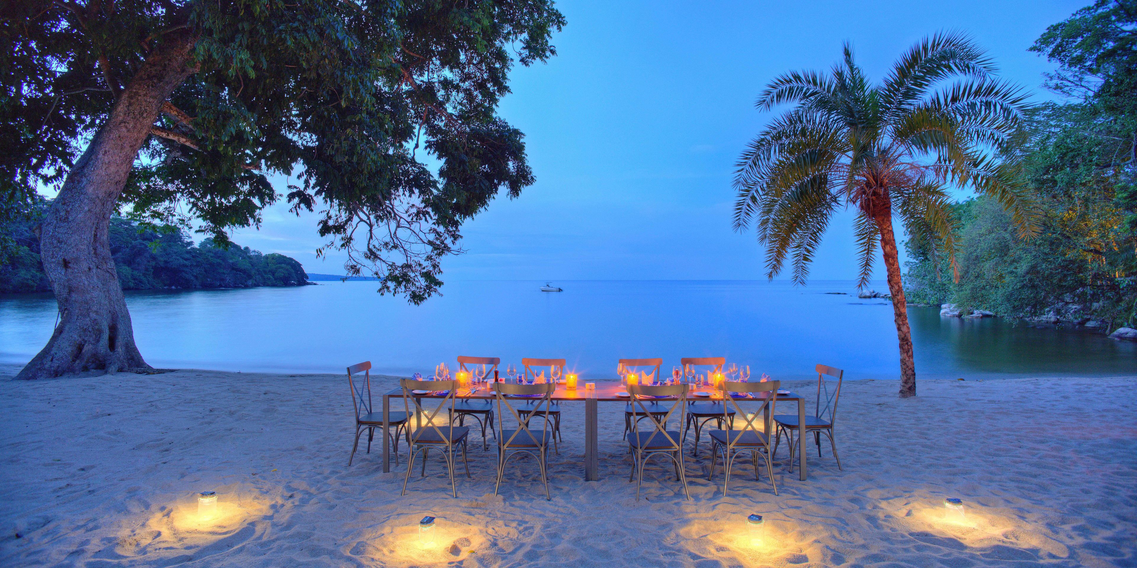 natucate-pwe-tanzania-rubondo-dinner-beach