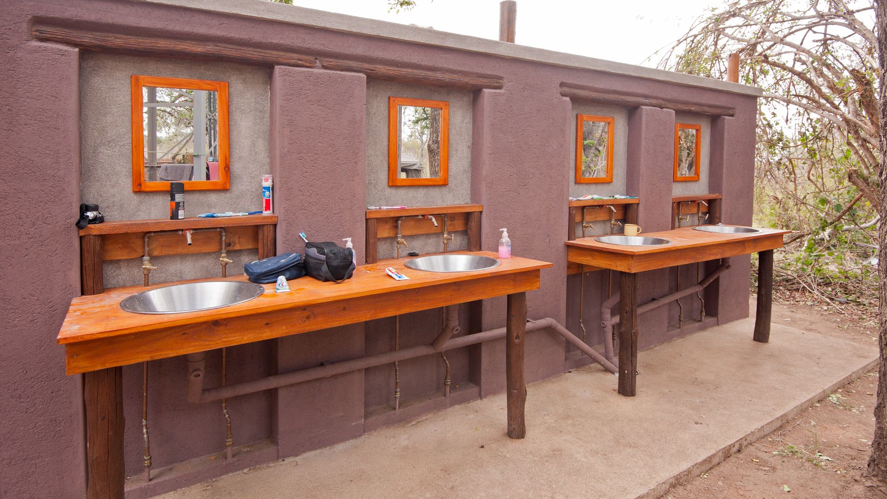 blog-camp-pridelands-badezimmer-waschbecken-natucate