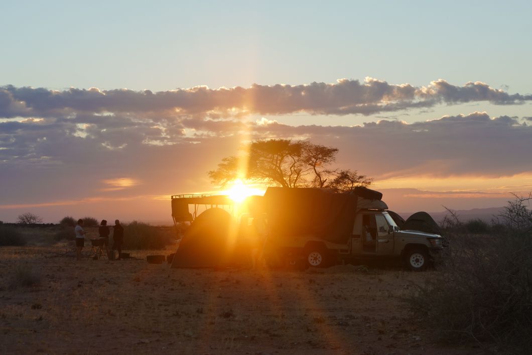 freiwilligenarbeit-namibia-afrika-artenschutz-patrol-week-sonnenuntergang-natucate