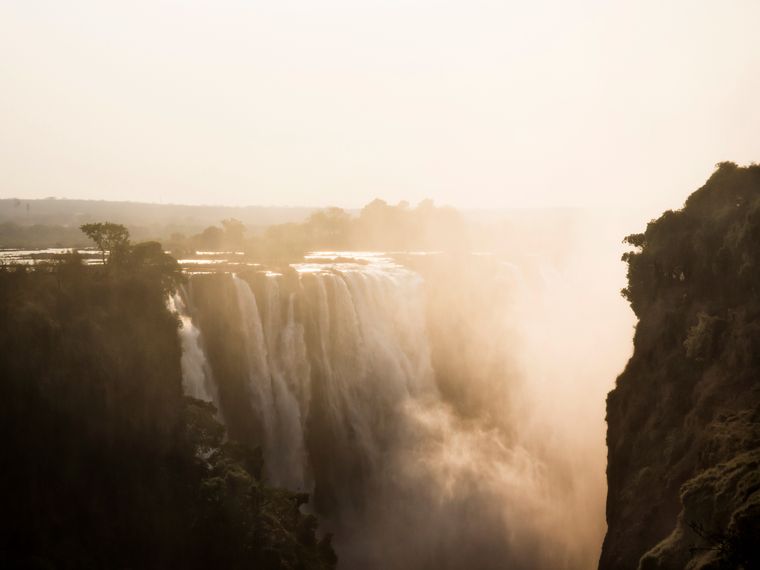 blog-ratgeber-simbabwe-victoria-falls-schlucht-wasserfall-natucate
