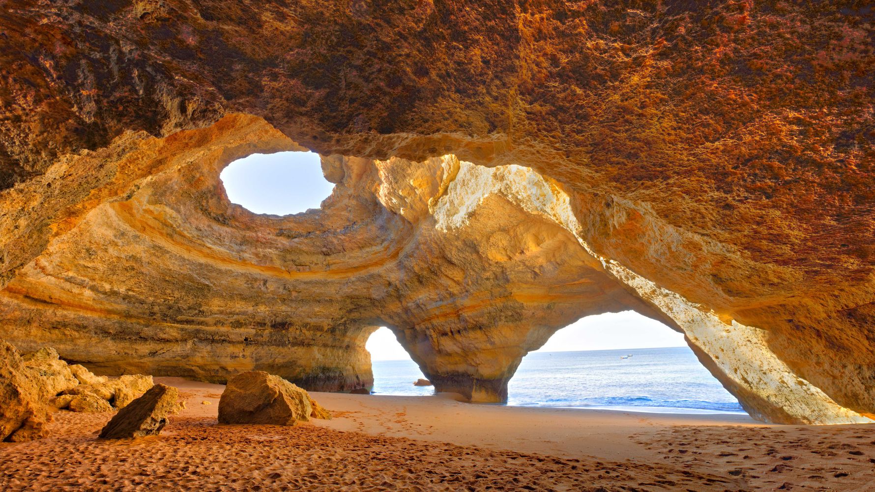 laenderinformationen-portugal-benagil-kueste-natucate