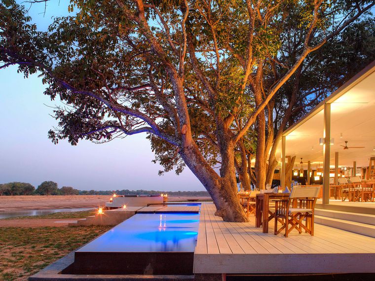 blog-ratgeber-sambia-camp-chinzombo-pool-natucate