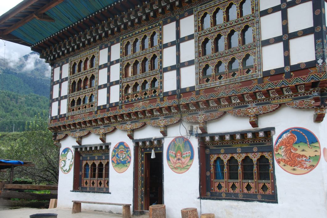 naturreise-snowman-trek-bhutan-haus-bilder-natucate