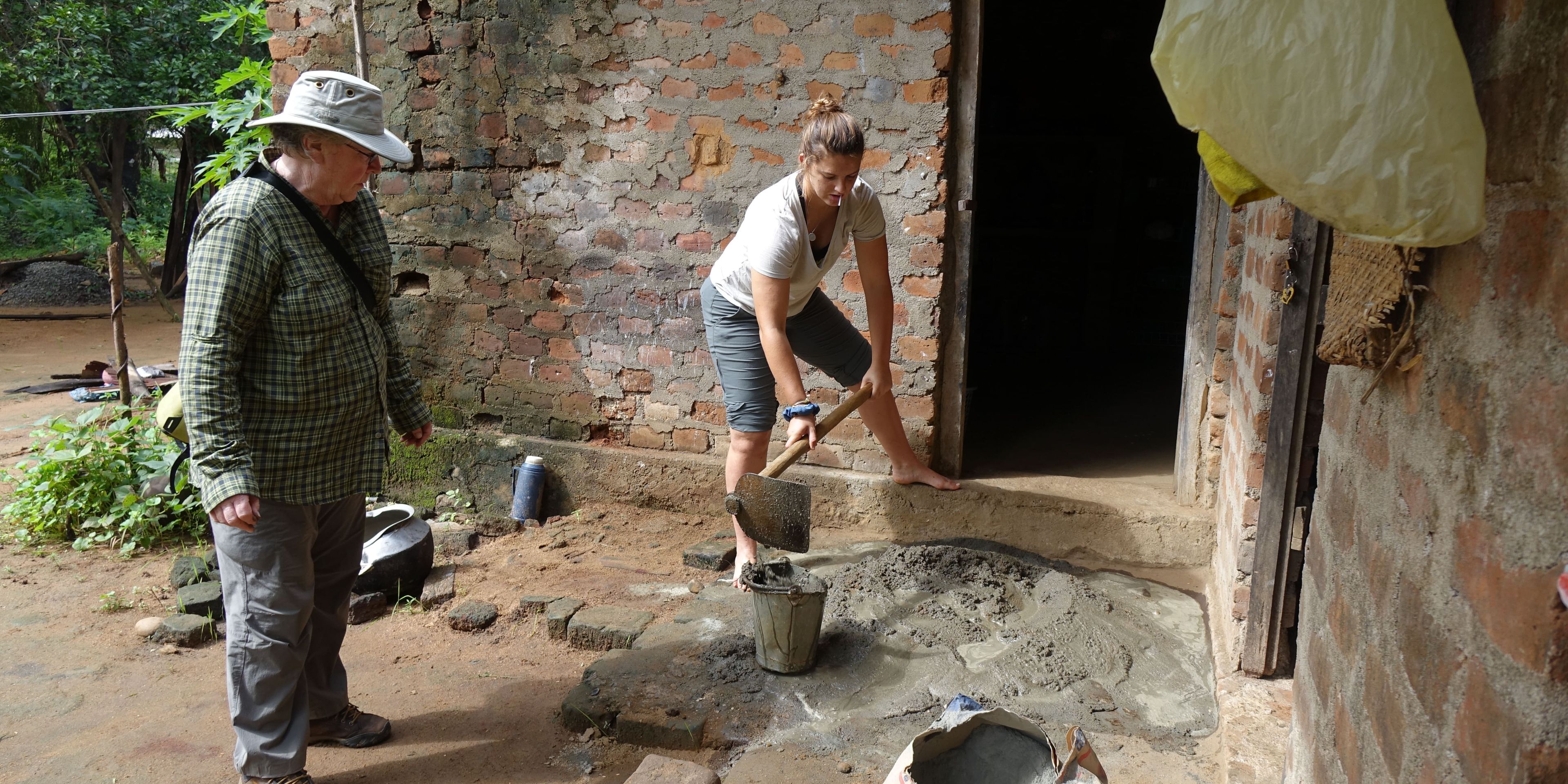 Volunteering in Asien: Eine freiwillige Helferin unseres Artenschutzprojekts in Sri Lanka im Einsatz