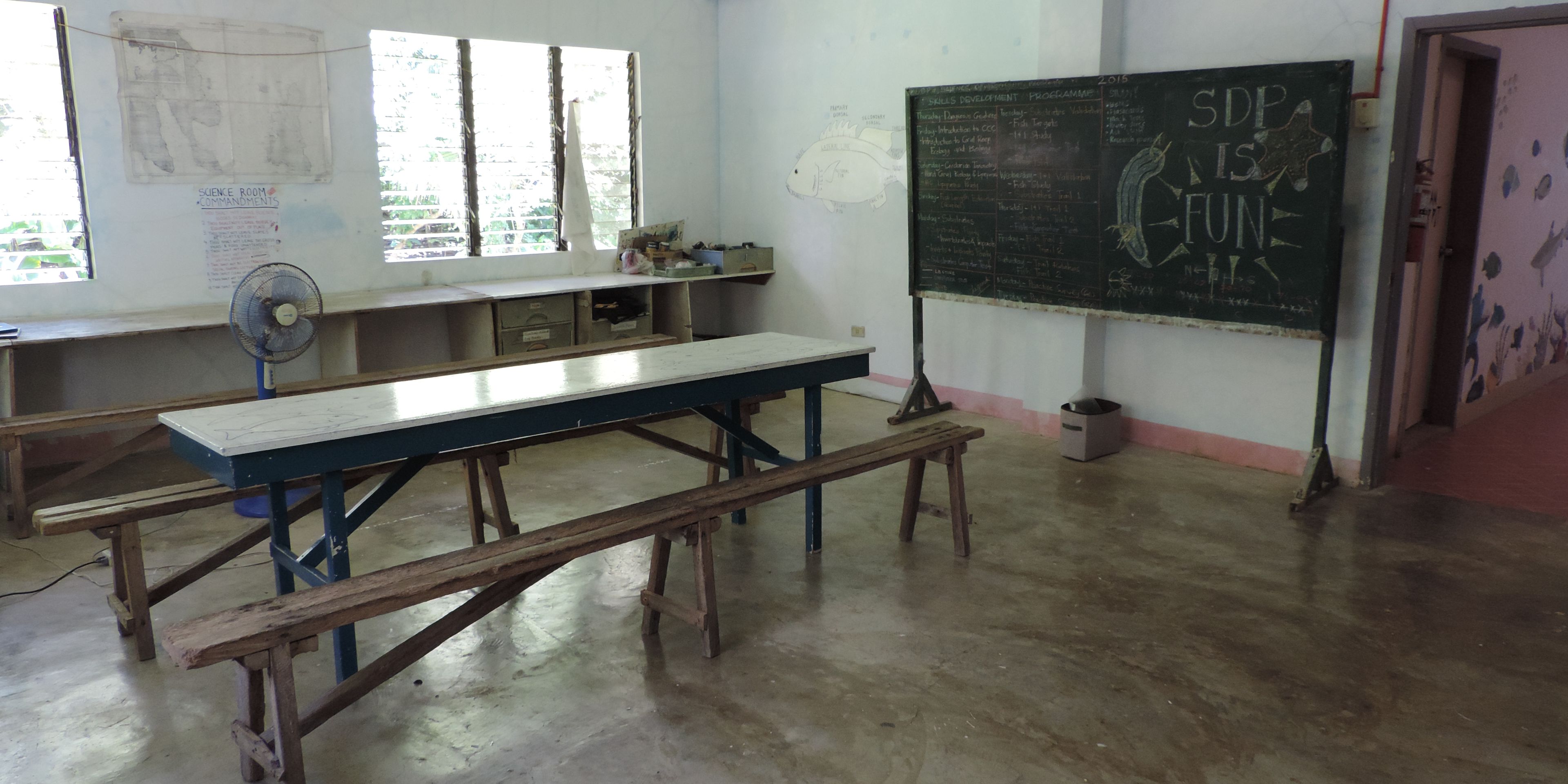 The lecture room of our partner in the Philippines is a place for communication and learning
