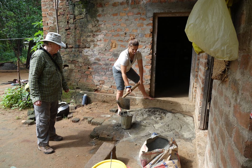 Volunteering in Asien: Eine freiwillige Helferin unseres Artenschutzprojekts in Sri Lanka im Einsatz