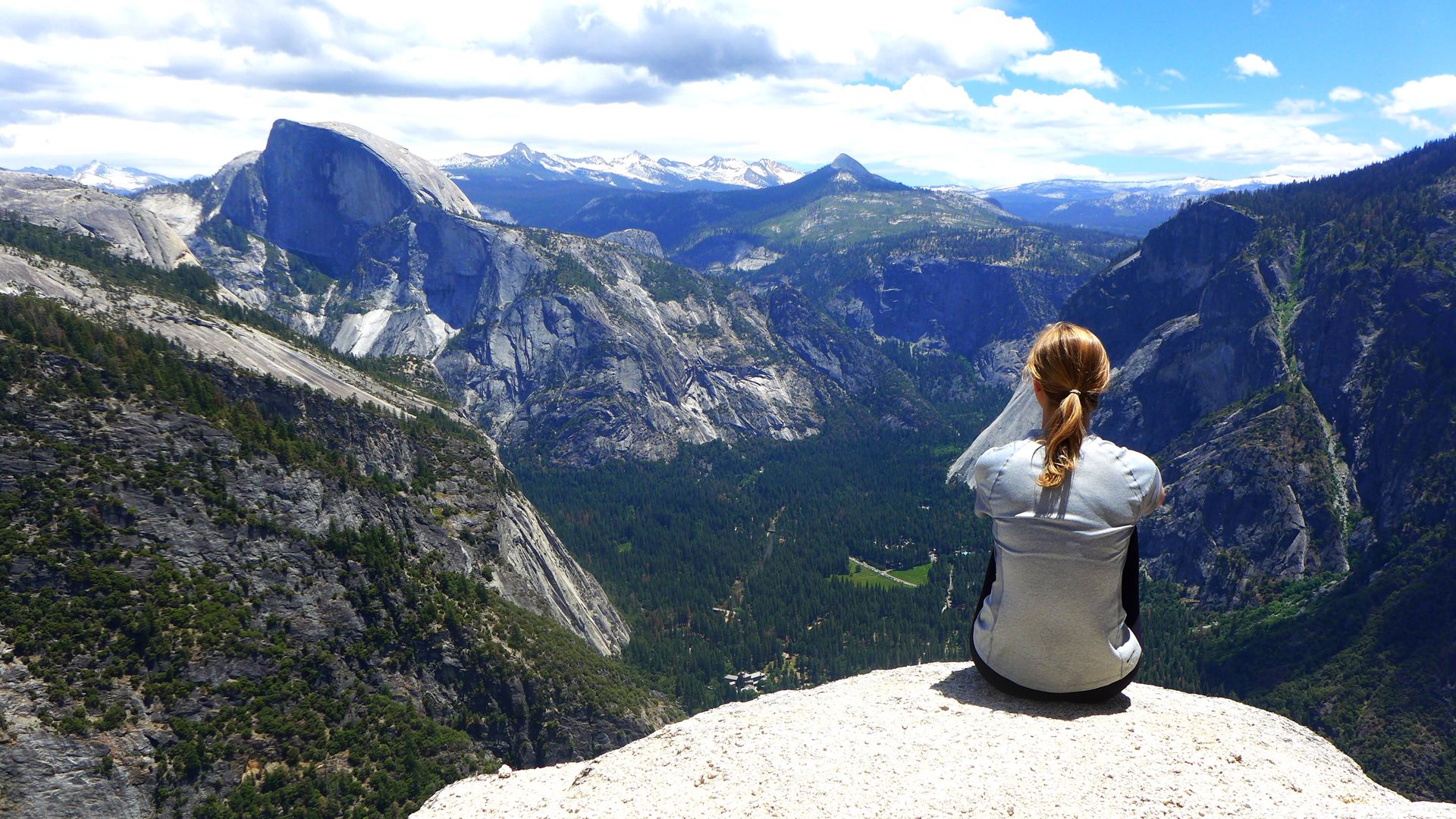 Volunteer USA: A volunteer in Yosemite National Park in California