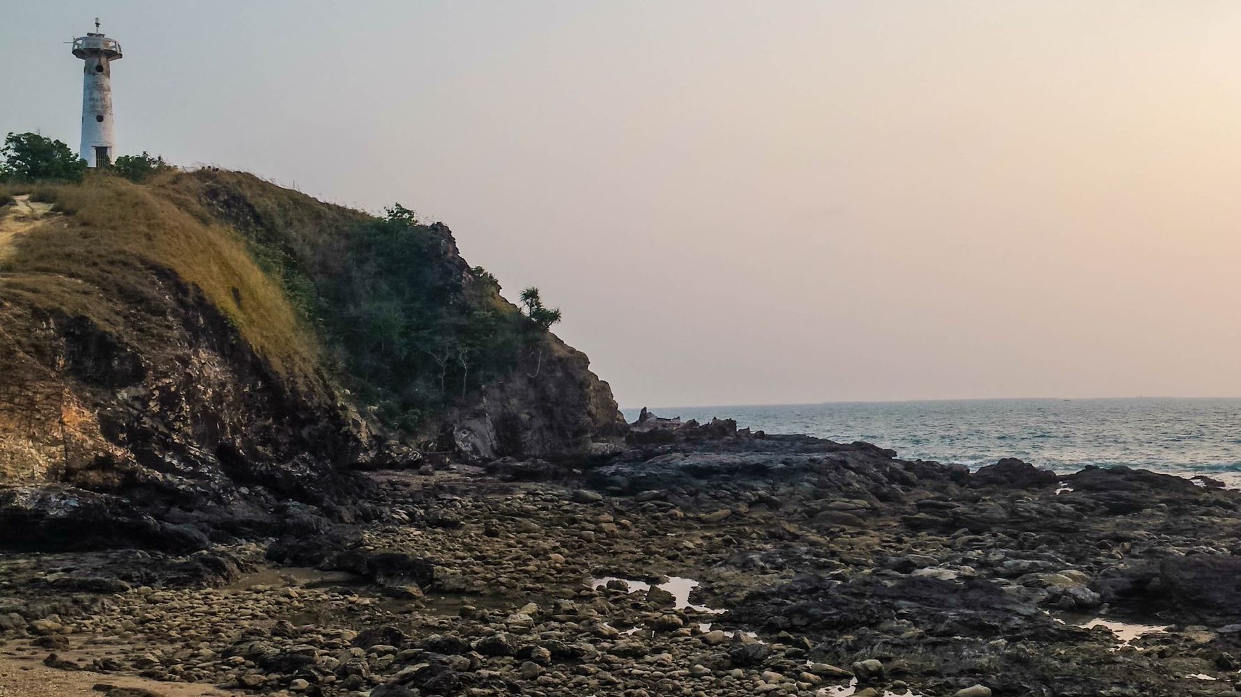 freiwilligenarbeit-thailand-erfahrungsbericht-kundenfotos-tierschutz-landschaft-natucate