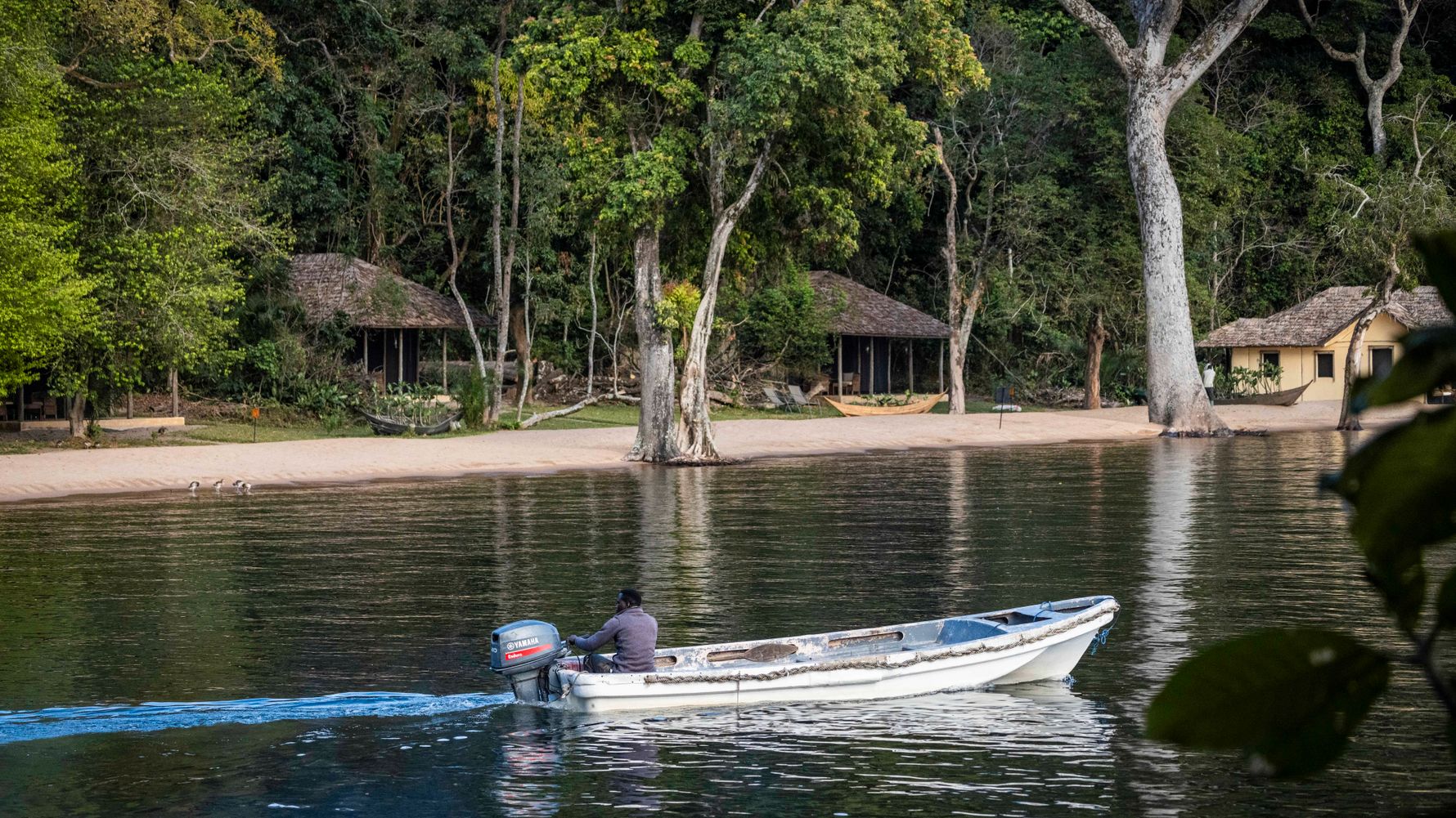 blog-article-rubondo-island-camp-boot