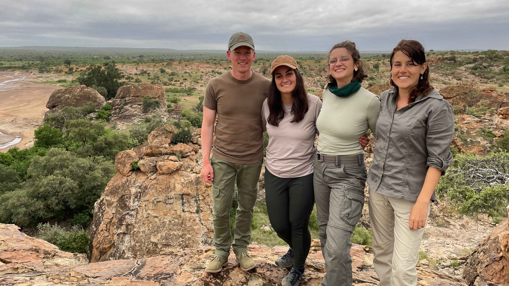 erfahrungsberichte-rangerkurs-field-guide-level-1-afrika-leila-gruppenfoto-natucate